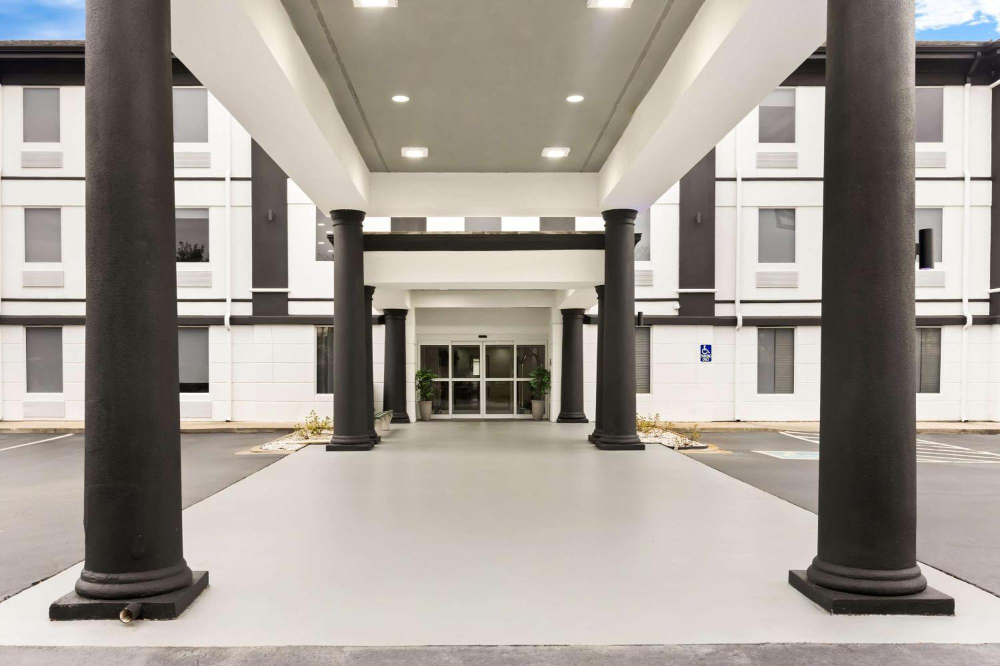 Sonesta Essential Savannah Exterior photo